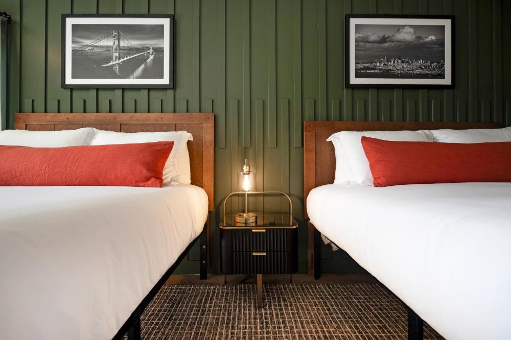 Deluxe Queen Room with Two Queen Beds interior